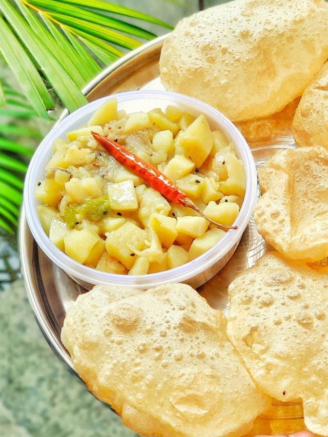 বিনা মশলায় এই সাদা আলুর তরকারিতে খাবেন ৫টা বেশি লুচি, সিক্রেট রেসিপি