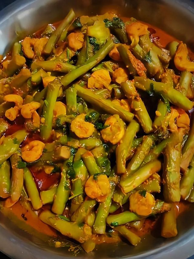 বিন্দাস খান কচুর লতি, রান্নার এই 'সিক্রেট' জানলে একটুও গলা ধরবে না