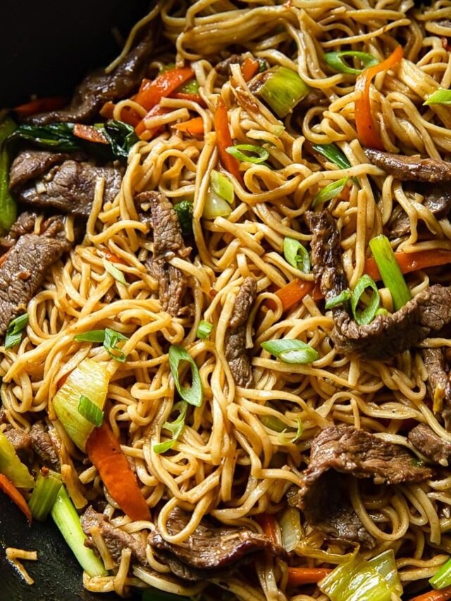 প্লেট চেটে খাবেন, 'সিক্রেট' মশলা দিয়ে চাউমিন বানানোর সেরা রেসিপি