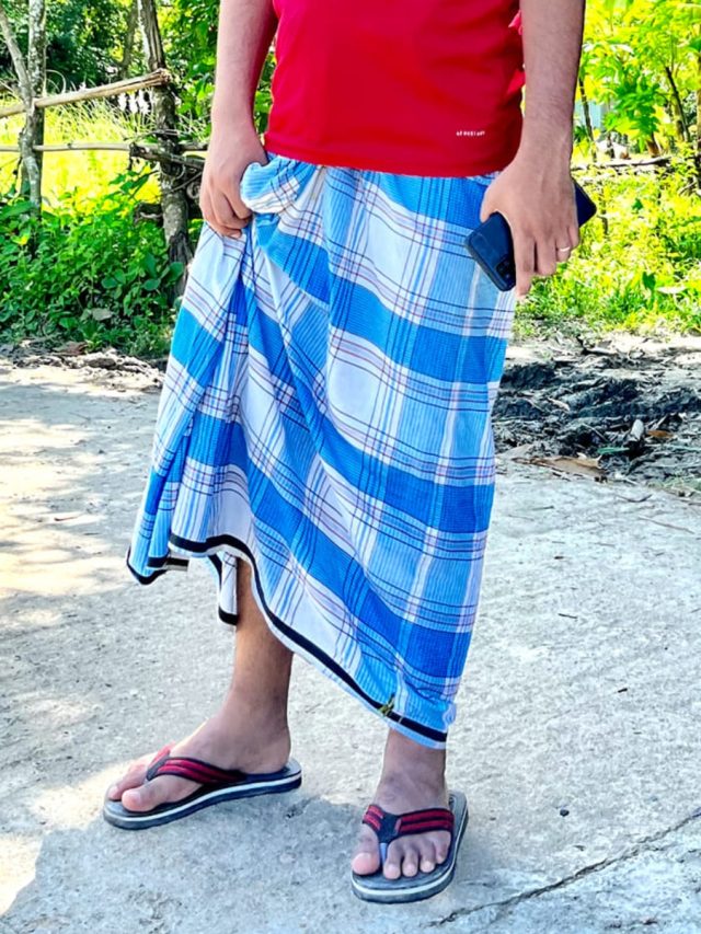 গরমে দারুণ আরাম, লুঙ্গি পরলে পাবেন এসব দুর্দান্ত সুবিধা