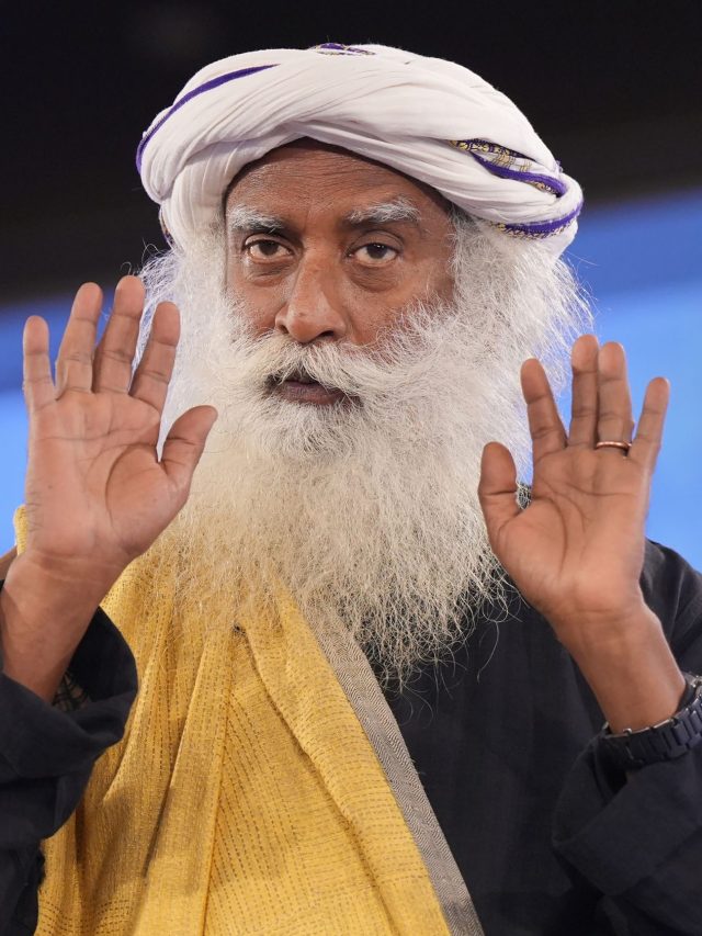 ঘন কালো চুলে ঢাকবে মাথা, সদগুরুর আয়ুর্বেদিক টিপস!