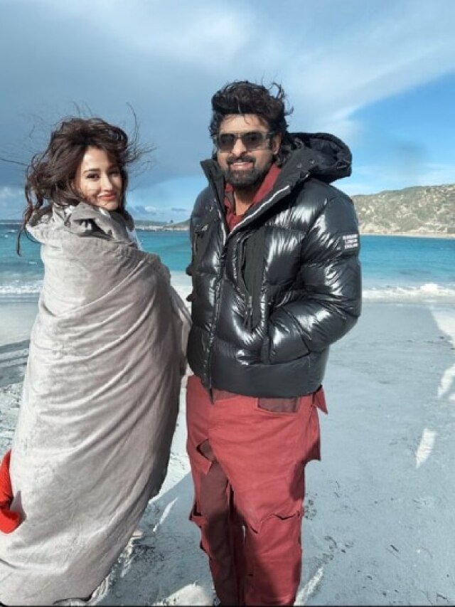 कंबल लपेटे हीरोइन, प्रभास संग बीच किनारे किया चिल, वायरल हुई थ्रोबैक फोटो