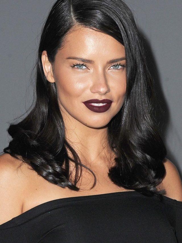 অল্প বয়সে পেকে যাওয়া চুল হবে আলকাতরার মতো কালো, ঘরোয়া টোটকা