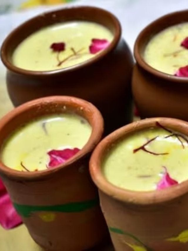 দোলে সহজে ঠান্ডাই বানিয়ে ইয়ার-দোস্তদের তাক লাগিয়ে দিন