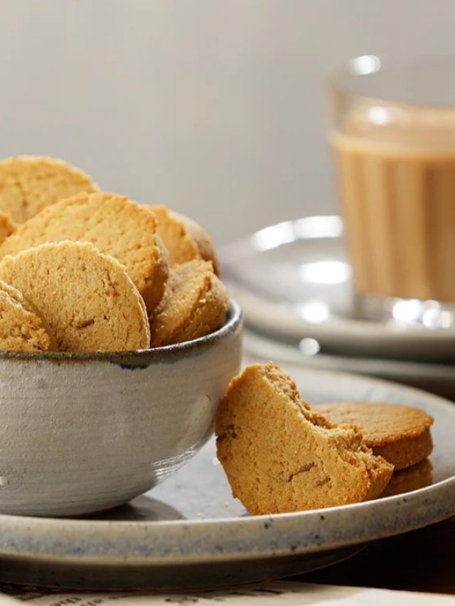 চায়ের সঙ্গে নোনতা বিস্কুট খাচ্ছেন? হতে পারে মারাত্মক বিপদ