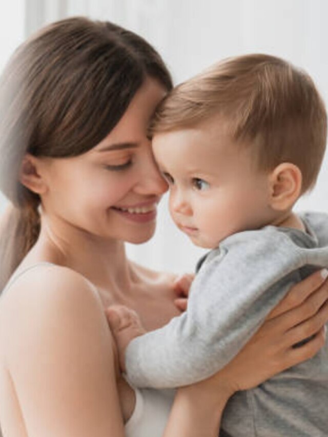 কোন বয়স থেকে ছেলেকে রাতে আলাদা বিছানা দেবেন, মায়েরা জানুন