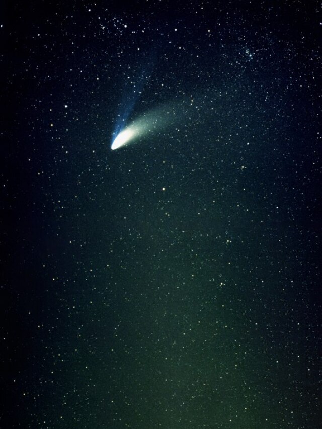 'Delivered by a Comet': Scientists suggest that Earth's water came from beyond our Solar System