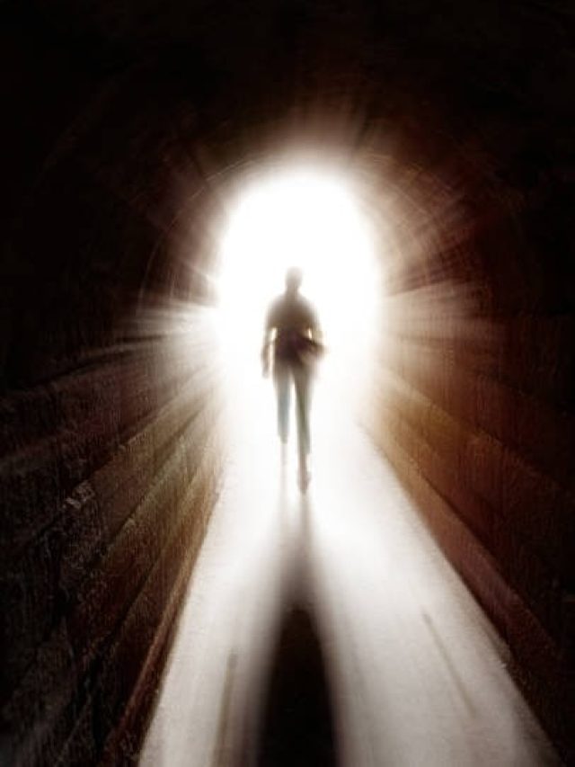 मनुष्य के इन कर्मों की वजह से घट जाती है उम्र, प्रेमानंद महाराज ने बताया