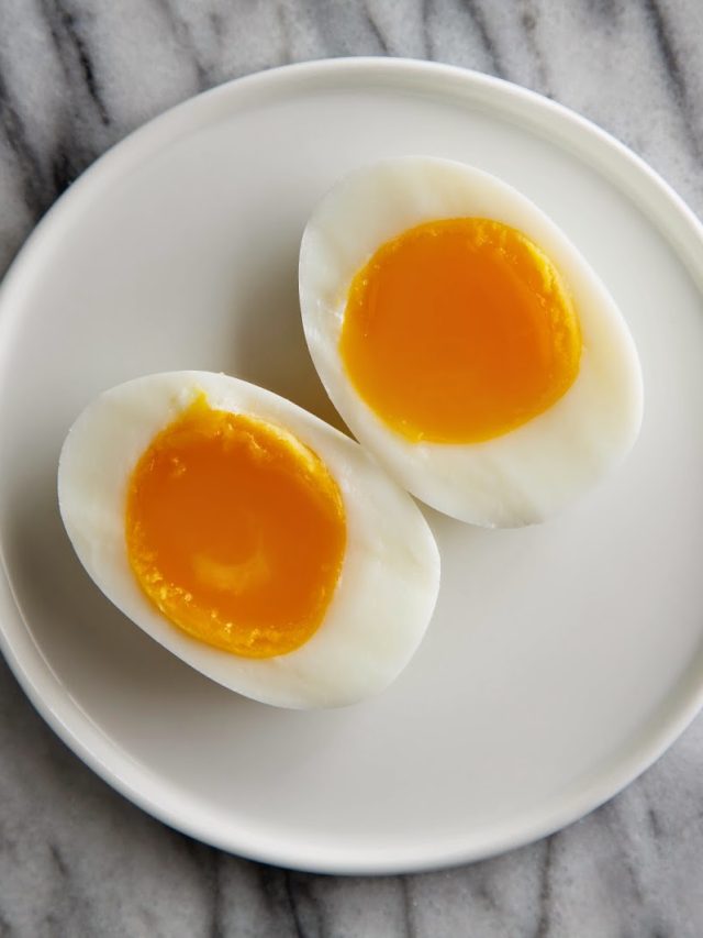 টোস্ট দিয়ে খান পারফেক্ট ডিমের পোচ, ঘড়ি ধরে ফোটান এতক্ষণ