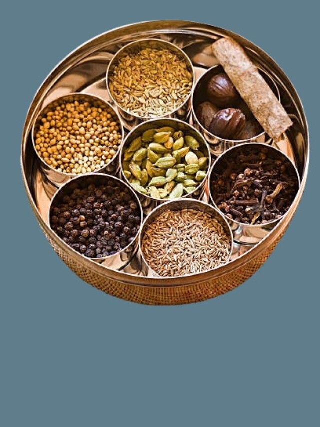 বাস্তুমতে বাথরুমে এক বাটি গোটা গরম মশলা রাখুন, তারপর দেখুন খেল