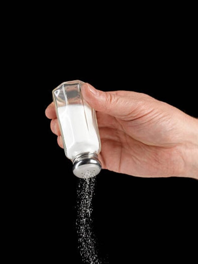 রান্নাঘরের এদিকে ভুলেও নুন রাখবেন না, সাত প্রজন্ম ধরে দারিদ্র্য থাকবে