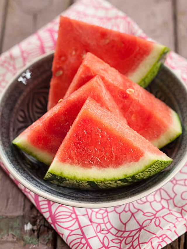 তরমুজ লাল আর মিষ্টি হবেই, না কেটে বাইরে থেকে এভাবেই বুঝুন