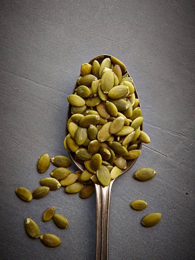 বিবাহিত পুরুষদের দুর্বলতা দূর করে কুমড়োর বীজ, এভাবে খেলেই কাজ