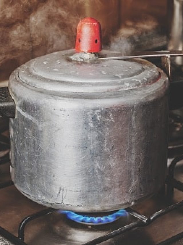 সময় বাঁচবে স্বাস্থ্য নয়, ভুলেও প্রেশার কুকারে সেদ্ধ করবেন না ৪ সবজি