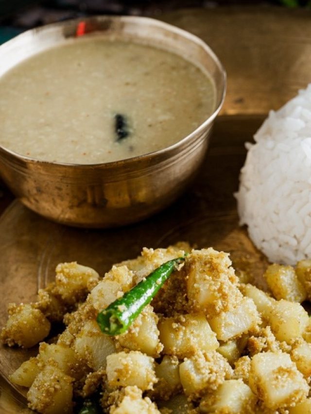 বড়ির সঙ্গে আলু-পোস্তর মিশেল, বাঁকুড়ার এই পদ একবার চেখেই দেখুন না?