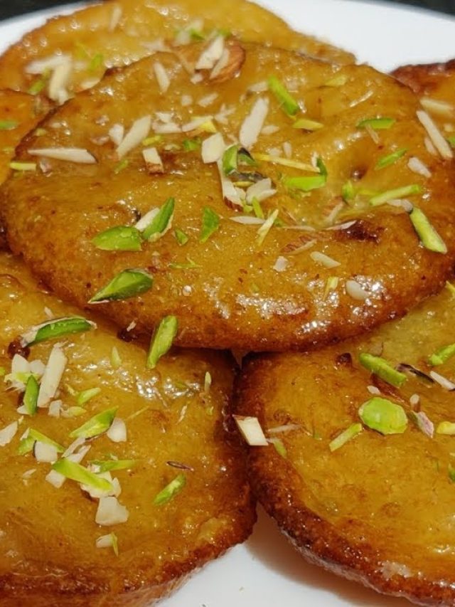 গরমে মজা কলা কাজে লাগান, এভাবে বানান সুস্বাদু মালপোয়া; রেসিপি