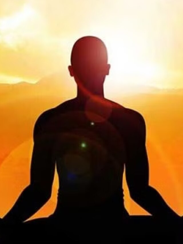 এই ৩ মন্ত্র খুব শক্তিশালী, জপ করলেই হাতের মুঠোয় সাফল্য-সমৃদ্ধি