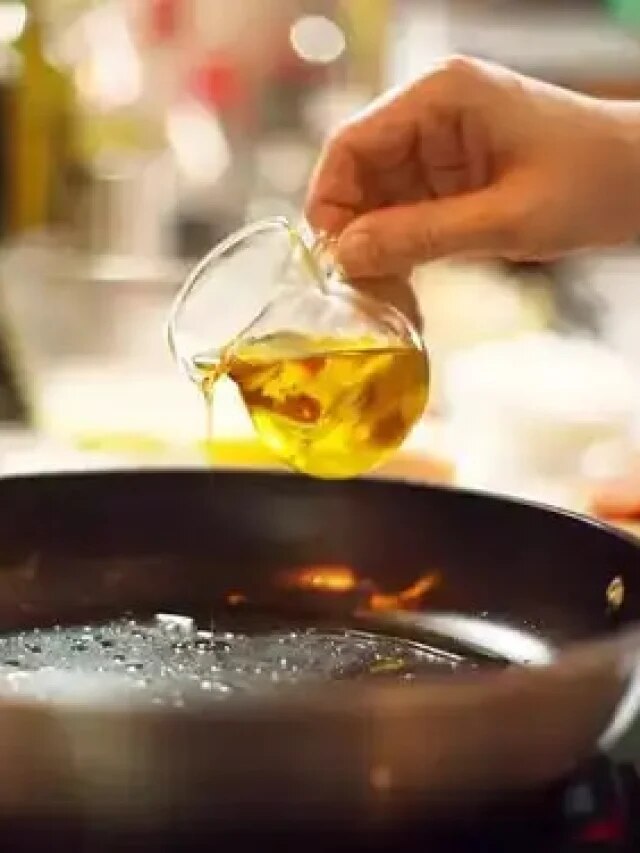 গরম তেলে ঢেলে দিন কয়েক ফোঁটা নুন-জল, দেখুন চমক! খরচ বাঁচানোর ট্রিক