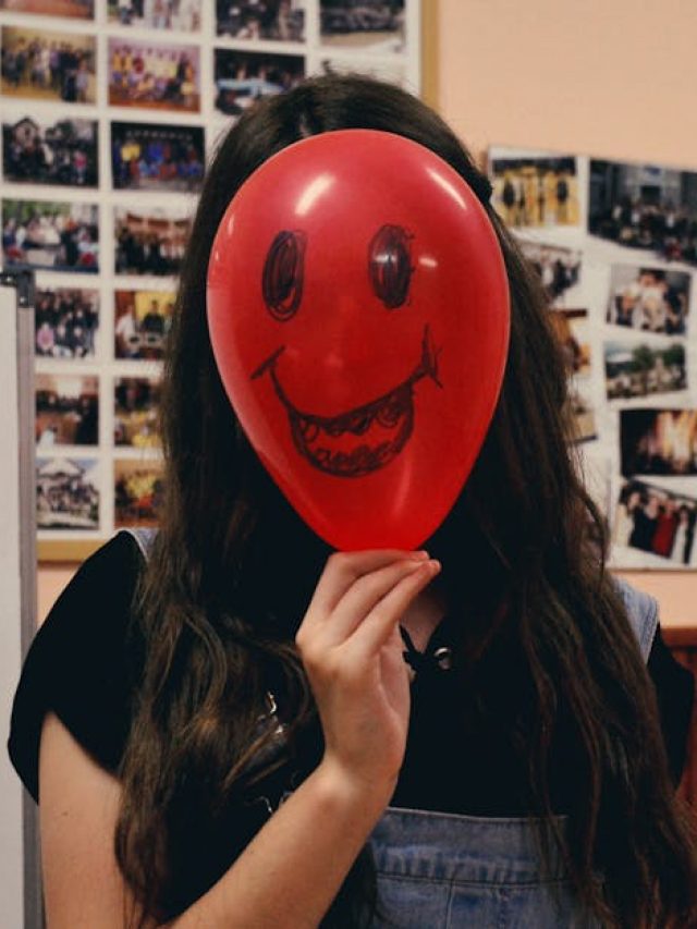 মেয়েদের  কম বয়সে কেন বিয়ে দেবেন না? মজাদার স্পেশাল JOKES!