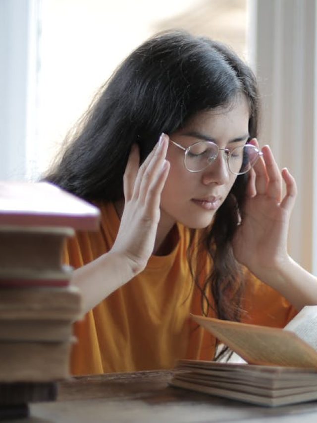 যখন-তখন মাইগ্রেনের হামলা? ব্যথা কমানোর কয়েকটি অব্যর্থ উপায়