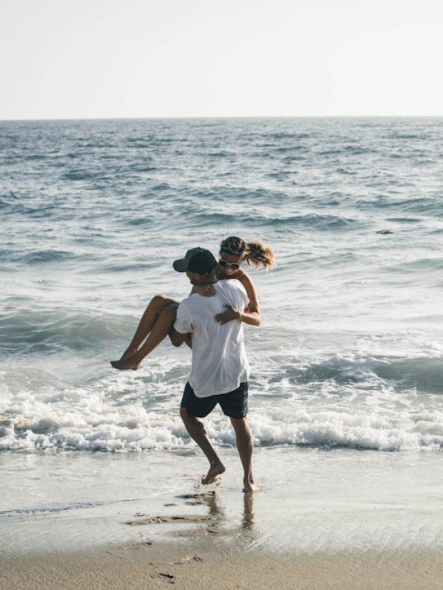 বুড়ো বয়সেও যৌবন থাকবে অটুট, রোজ কতটা প্রোটিন খাবেন?