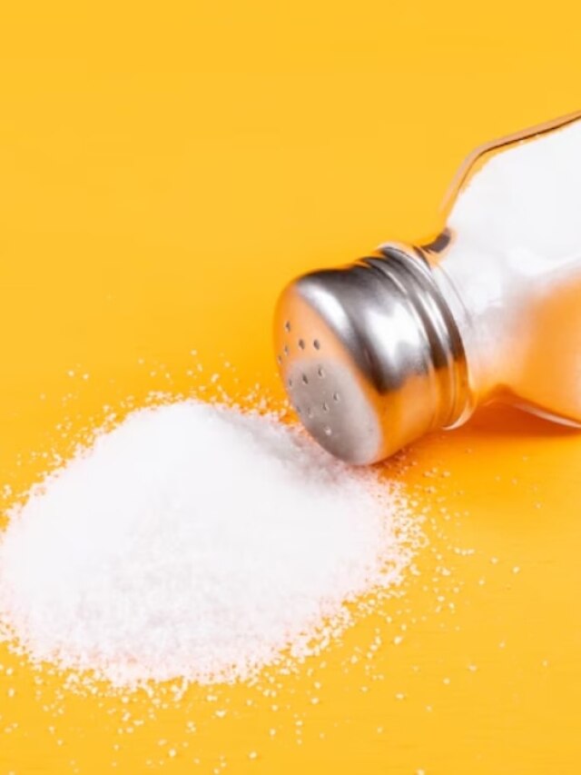 নুন ছিটিয়ে দিন বাড়ির এই দিকে, লক্ষ্মীর কৃপা হবে, দুর্ভাগ্য ফিকে