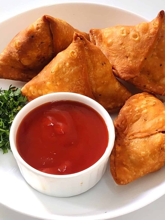 একটা সিঙারায় কত ক্যালোরি আছে জানেন? জানলে আর খাবেন না