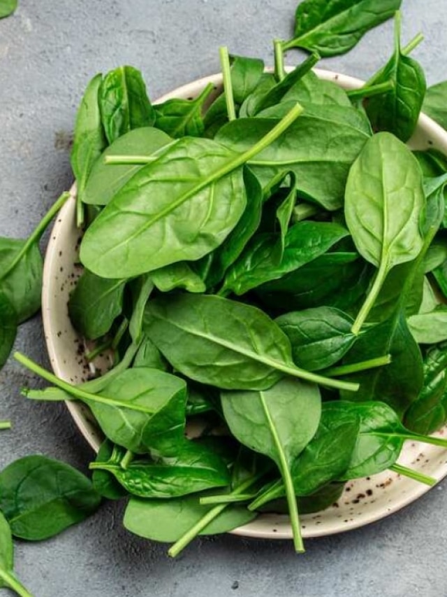 বাজারে পেলেও কিনবেন না, বর্ষায় এড়িয়ে চলুন এই ৩ শাক-সবজি