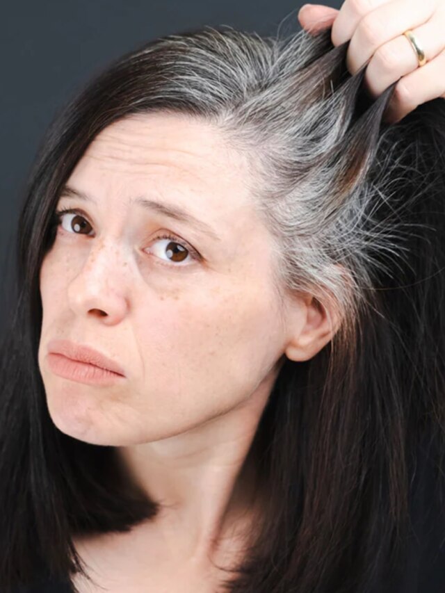 হেনায় মেশান এই পাউডার, গ্যারান্টি ৩ মাস কালো থাকবে পাকা চুল