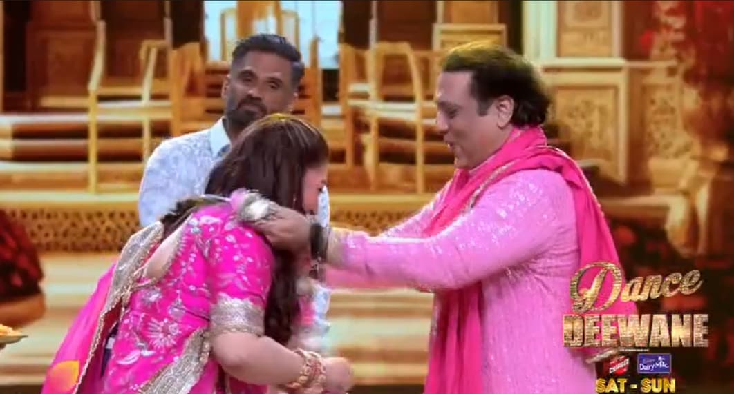 60 की उम्र में गोविंदा ने फिर रचाई शादी, पत्नी को पहनाई वरमाला, किया डांस, Video - 60 years old govinda weds wife sunita again on dance deewane 4 madhuri dixit asked