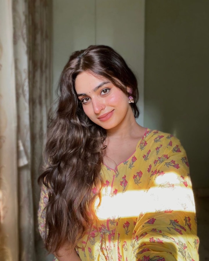 Ayesha Khan 3