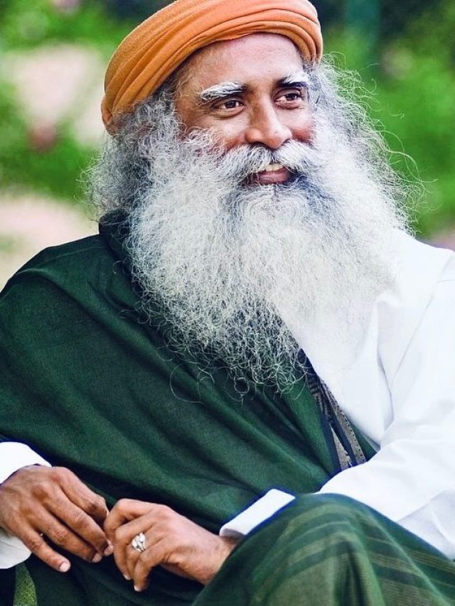 বাড়িতে বাচ্চাদের সামনে ভুলেও নয় এই কাজ, বাবা-মাদের সদগুরুর টিপস