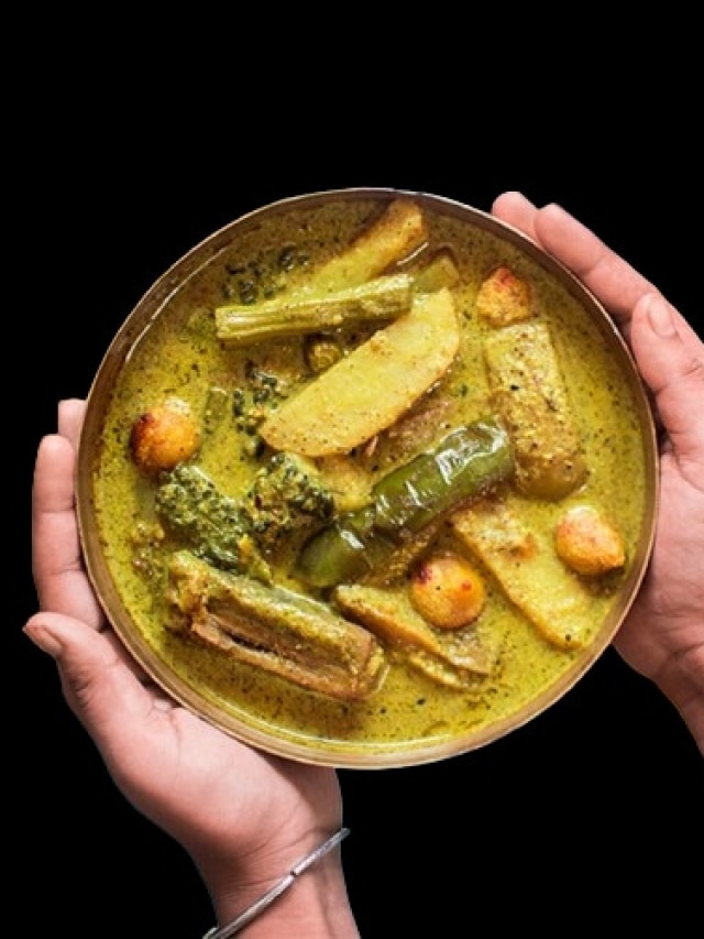 এই ৮ সবজি ছাড়া 'শুক্তো' অসম্পূর্ণ, কী কী? খাঁটি বাঙালি বাড়ির রেসিপি