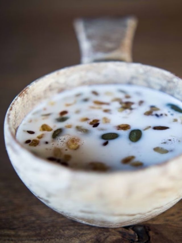 এই একটি জিনিস রাতে দুধের সঙ্গে মিশিয়ে খান, শক্তি পাবেন ভরপুর