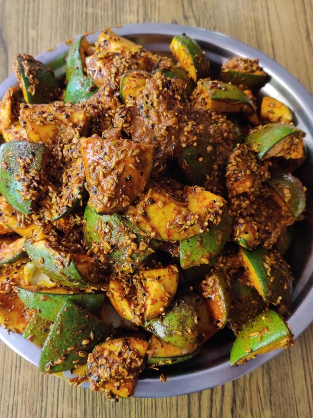 রোদ ছাড়া, কম উপকরণে সুস্বাদু কাঁচা আমের আচার; সহজ রেসিপি