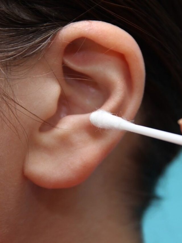 কানে খোলের পাহাড়! হাতের সামনে যা পাচ্ছেন ঢোকাচ্ছেন? বিরাট ভুল, ENT বিশেষজ্ঞর টিপস