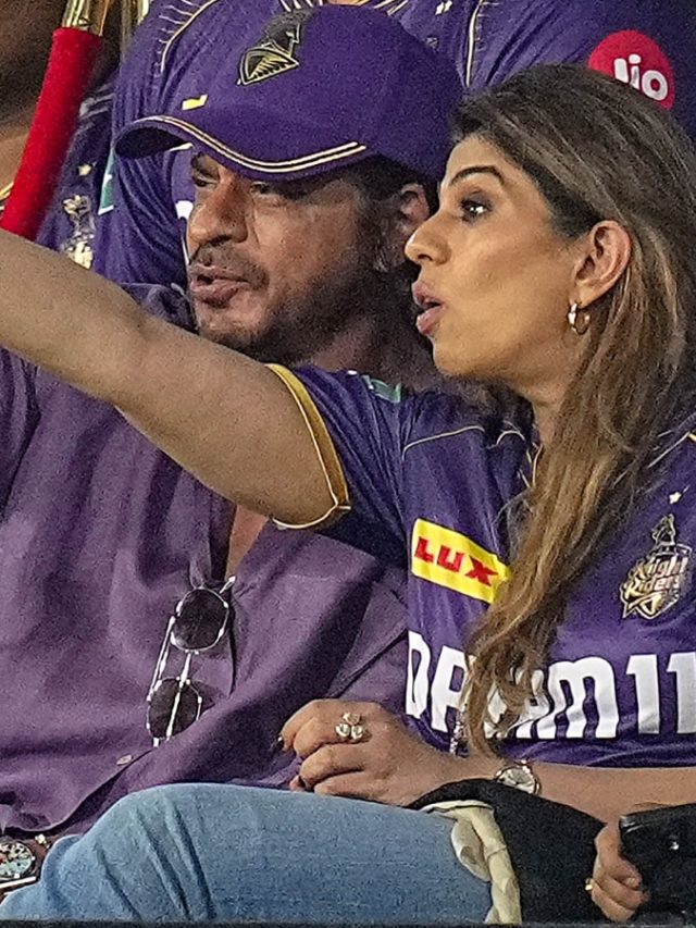 মাইনে প্রায় কয়েক লাখ, চিনে নিন KKR vs DC ম্যাচে VIRAL KKR ফ্যানকে