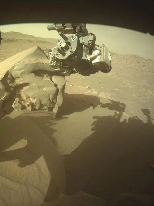 'Hunting for fossils in Jezero Crater': NASA's Perseverance rover is looking for clues of ancient life on Mars