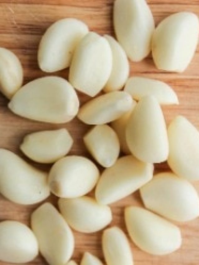 জীবন হবে উরি বাবা, বালিশের তলায় এক  কোয়া রসুন রেখে শুয়ে পড়ুন, খেলা জমে যাবে