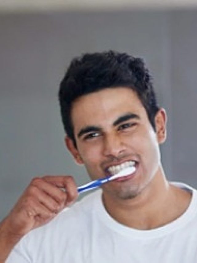 দাঁতে কীভাবে ব্রাশ  ঘষেন? এই পদ্ধতিতে না মাজলে কচি বয়সেই ফোকলা হবেন