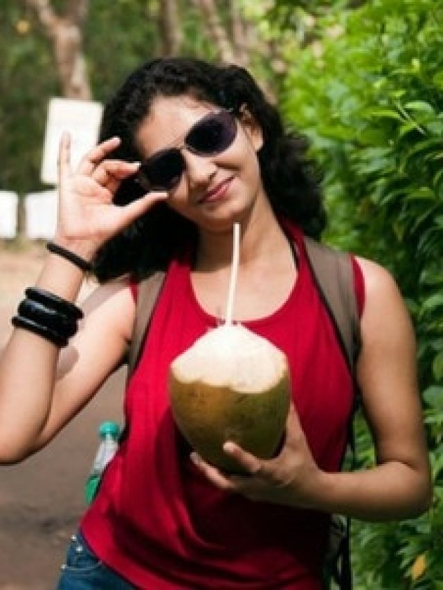 ত্বকের চামড়া থাকবে সতেজ-টানটান, এই সময় খান ডাবের জল