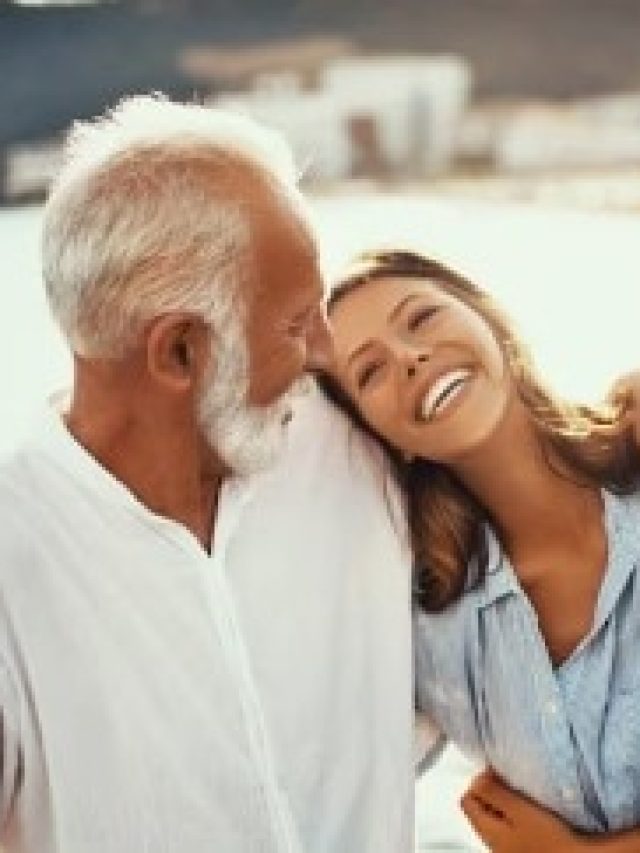 মহিলারা কেন বুড়ো পুরুষের  প্রতি আকৃষ্ট হন?  জানুন কারণ