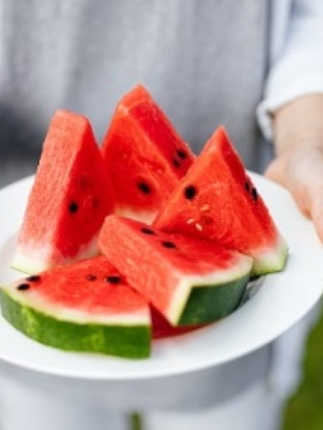 পুরুষদের তেজ বাড়িয়ে দেয় তরমুজের বীজ,  কীভাবে খাবেন?