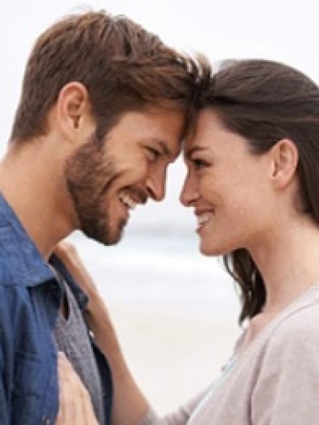 কোন বয়সের মেয়েরা কেমন ছেলের প্রতি আকৃষ্ট হন?  জানুন