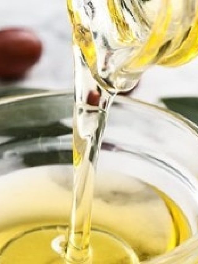 এই তেল এক ফোঁটা মাথায় ছেটান, টাকেই গজাবে নতুন কালো চুল