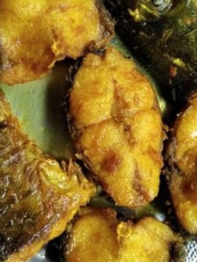 এমনি এমনিই মাছ ভাজা হবে, মাটিতে শুধু রাখুন স্টিলের থালা, অভিনব পদ্ধতি