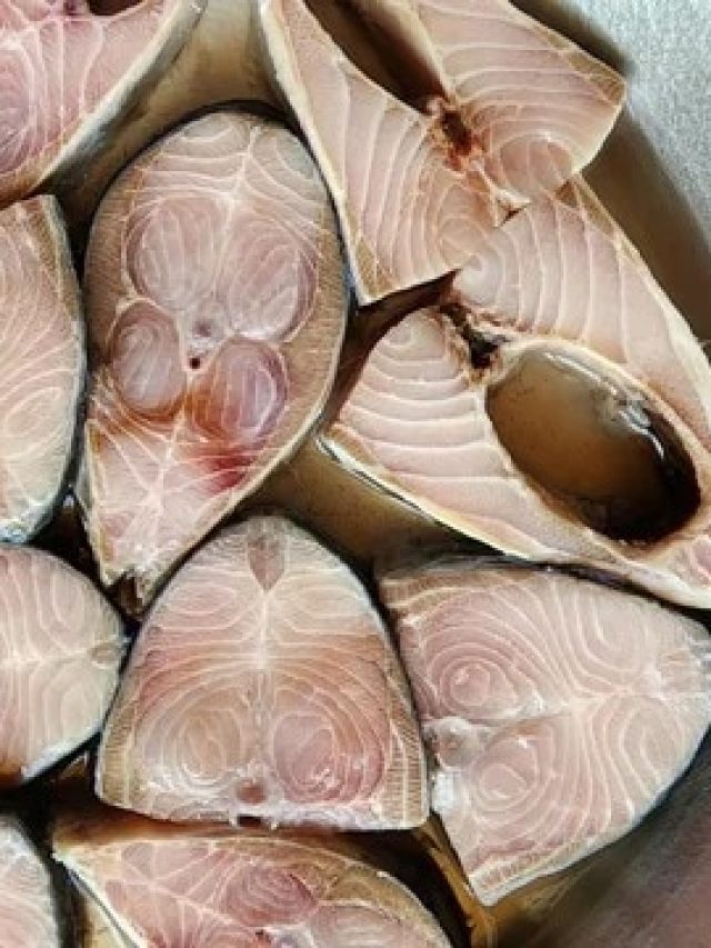 এভাবে ছাড়ালে ইলিশের কাঁটা হবে গায়েব, শিখে নিন পদ্ধতি