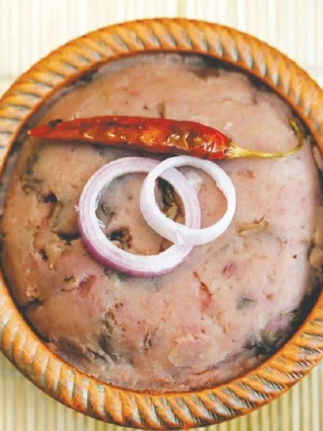 চিংড়ি-মাটনের আগেই পাতে পড়ুক, বৈশাখ জমে যাবে আলুর খোসা ভর্তায়