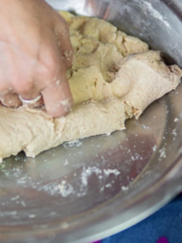 আটা মাখার সময় মেশান এটি, ধনী হওয়ার এর চেয়ে সহজ উপায় আর নেই