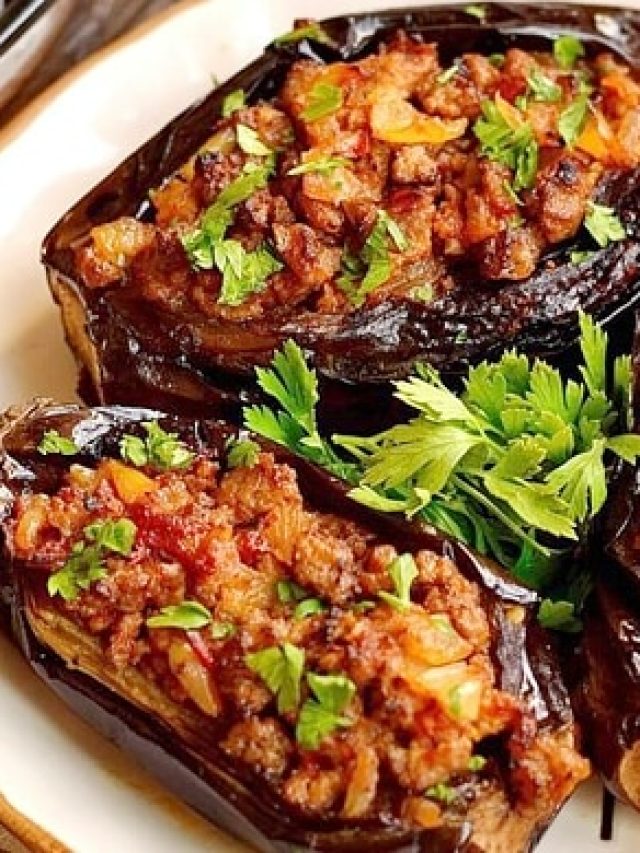 পোড়া-ভাজা খেয়ে জাস্ট বোর, দোলমা বানিয়ে খোদ বেগুনকেই চমকে দিন